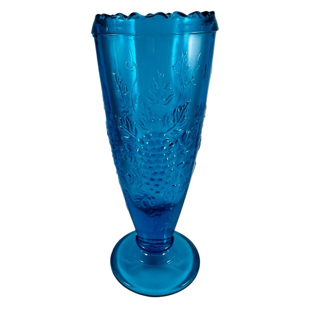 VINTAGE WESTMORELAND BLUE GLASS PANEL GRAPE FOOTED 6.5” VASE
